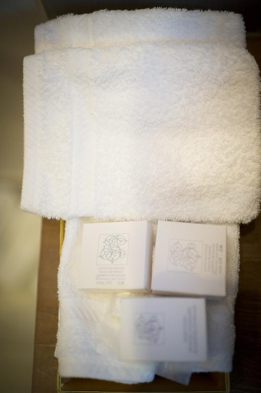 Aux Charmes De Maintenon Ngoại thất bức ảnh