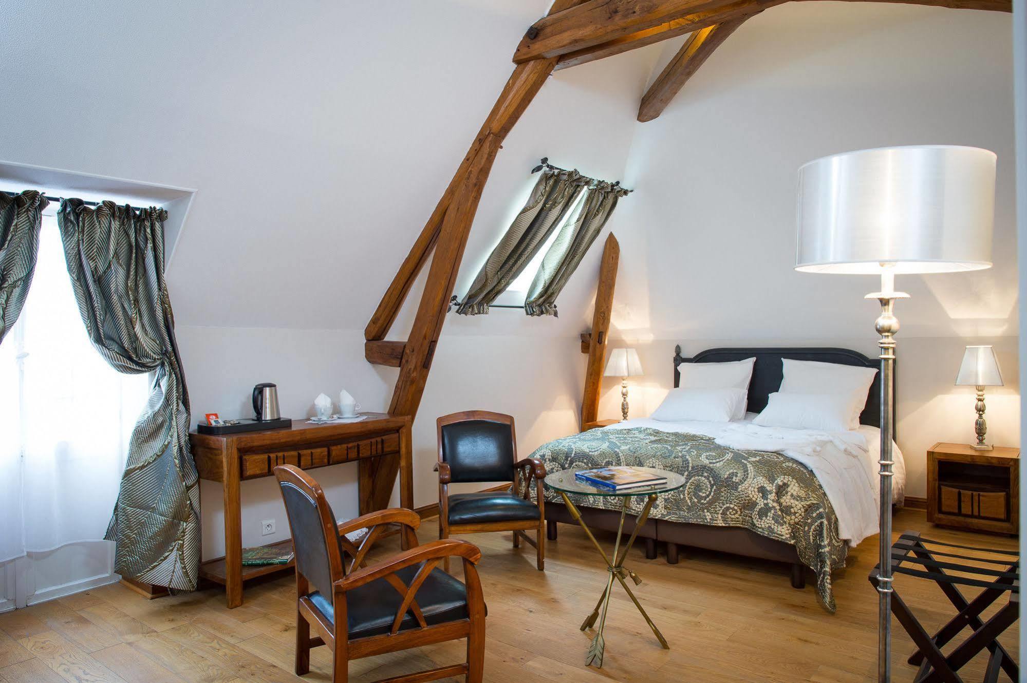 Aux Charmes De Maintenon Ngoại thất bức ảnh